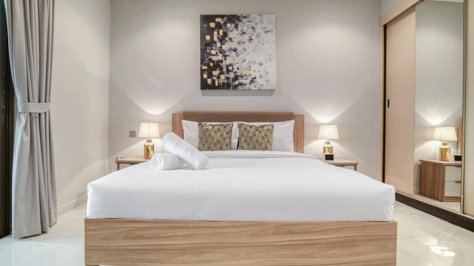 New! Sea View Luxurious 4 Bedroom Duplex Dubaj