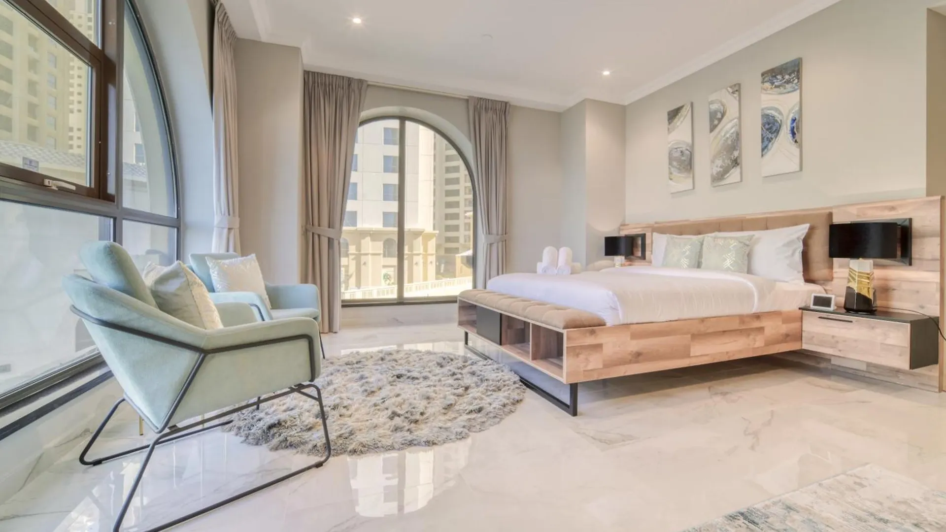New! Sea View Luxurious 4 Bedroom Duplex Dubaj